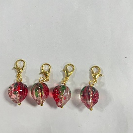 4pcs décorations suspendues en forme de fraise faites à la main, avec alliage homard fermoirs pince