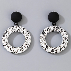Chic Marble Pattern Acrylic Round Earrings for Women - Black and White Statement Studs