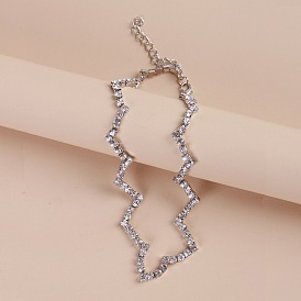 Minimalist Design Short Necklace with Unique Aesthetic - Chic Collarbone Chain.