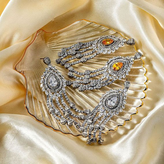 Серьги-гвоздики с кисточками в виде слезинок, нежный и стильный, идеально подходит к любому наряду