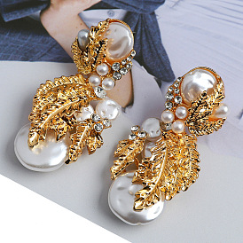 Elegant and Sophisticated Metal Pearl Earrings with High-end Fashion Jewelry Vibe
