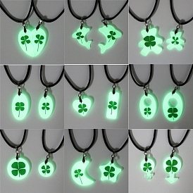 2Pcs 2 Style Luminous Resin with Clover Pendant Necklace, Glow In The Dark Necklace with Waxed Cotton Cord for Women