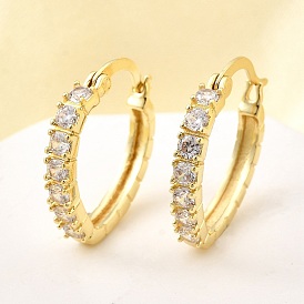 Овальные серьги-кольца из латуни с микропаве из прозрачных кубических цирконий, без свинца и без кадмия, долговечный, стойки покрытие