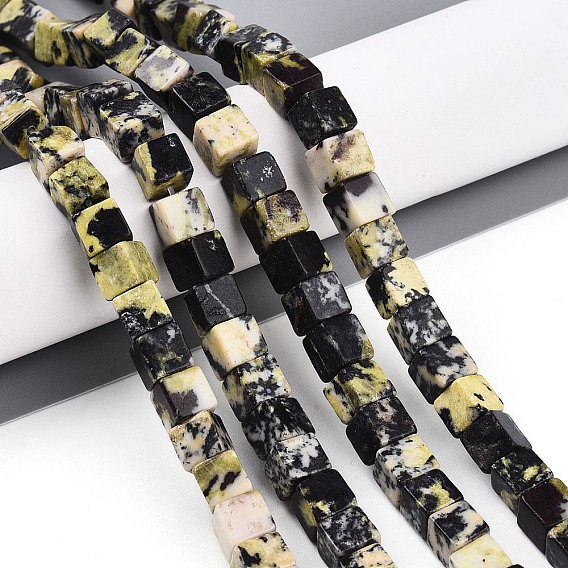 Бусы из натуральной желтой бирюзы (яшмы), кубические