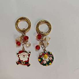 2 piezas 2 estilos de decoración colgante de aleación de esmalte con forma de corona de Navidad y Papá Noel, con aros de compuerta de resorte de aleación