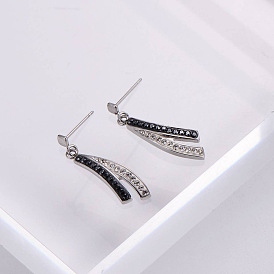 Элегантные серьги-гвоздики из нержавеющей стали, со стразами