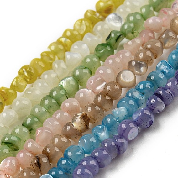 Нити натуральных бусин, окрашенных в белую ракушку, самородки