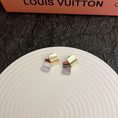 Серьги-гвоздики из сплава с прямоугольной подвеской