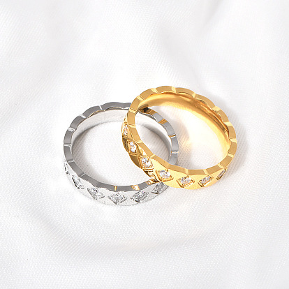 Ромбовидный узор 304 кольца из нержавеющей стали с микропаве из прозрачного кубического циркония