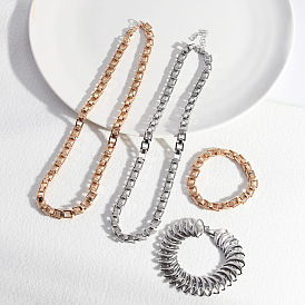 Fashionable Chain Set - Short, Unique, Unisex Jewelry for European and American Style.