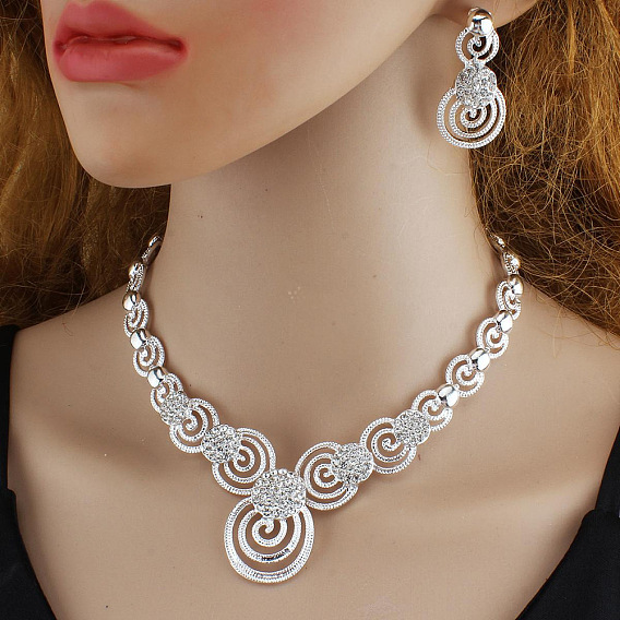 Комплекты из ожерелий и серег-гвоздиков из сплава Vortex с подвесками из кристаллов и страз