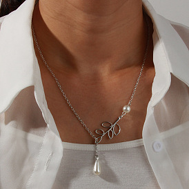 Chic Pearl Necklace with Geometric Leaf Design for Women