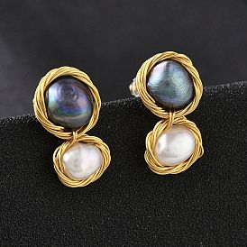 Серьги-гвоздики из латунной проволоки, с натуральной жемчужиной, плоско-круглые