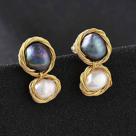 Серьги-гвоздики из латунной проволоки, с натуральной жемчужиной, плоско-круглые
