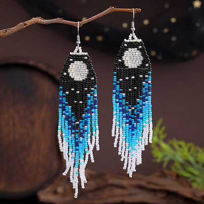 Серьги-подвески в форме луны из стеклянных бусин ручной работы