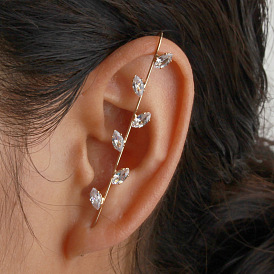 Fashionable Leaf Inlaid Diamond Stud Earrings - Stylish Brooch-style Ear Jewelry for Women.
