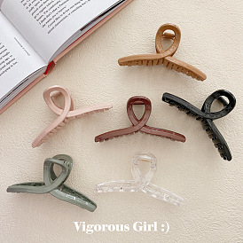 Retro Transparent Hair Clip for Minimalist Style and Elegant Look