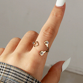European and American Simple Fashion Heart-shaped Ring with Geometric Inlaid Diamond Metal Hand Jewelry.