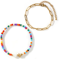 Letter V 2шт. 2 стили, стеклянный бисер и натуральная ракушка, 304 бусины из нержавеющей стали, эластичный браслет и латунная цепочка-скрепка, набор браслетов для женщин, сердце, Буква V, 6.69 дюйм (17 см) ~ 6.89 дюйм (17.5 см)