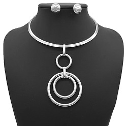 Платина Комплект из ожерелья с подвеской из сплава и овальных серег-гвоздиков, платина, внутренний диаметр: 120 мм