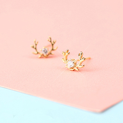 Олень Серьги-гвоздики из латунного микро-паве, золотые, олень, 10 мм