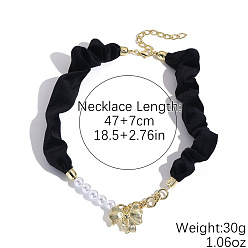 Noir Colliers-foulards pour femmes avec pendentif nœud papillon en alliage émaillé et plastique, or, noir, 18.50 pouce (47 cm), pendentif : 25 mm de longueur