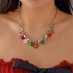 Christmas Wreath Рождественское ожерелье-нагрудник из сплава со стразами, эмалью и пластиком., зеленый и красный, платина, Рождественский венок, 17.32 дюйм (44 см)