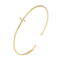 Letter I Браслеты на открытой манжете с прозрачным покрытием из латуни с микро-паве и кубическим цирконием, браслеты с крутящим моментом для женщин, реальный 18 k позолоченный, без свинца и без кадмия, Буква "i", внутренний диаметр: 1-7/8x2-1/4 дюйм (4.8x5.8 см)