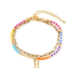 Letter H 304 Браслеты из нержавеющей стали с подвесками в виде букв, двухслойные, Эластичные браслеты из смоляных бусин для женщин, золотые, Письмо ч, 6.50 дюйм (16.5 см) ~ 6.69 дюйм (17 см)
