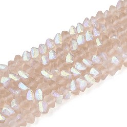 пшеница Матовые прозрачные стеклянные бусины, треугольные, с половиным покрытием, с покрытием AB цвета, цвет пшеницы, 2.5~3.5x4~4.5x4~4.5 мм, отверстие : 0.9 мм, около 135 шт / нитка, 11.61 дюйм (29.5 см)