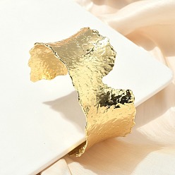 Настоящее золото 18K Латунь манжеты браслеты для женщин, долговечный, без кадмия и без свинца, текстура, реальный 18 k позолоченный, 1-1/4 дюйм (3.1 см), внутренний диаметр: 2-1/4 дюйм (5.8 см)