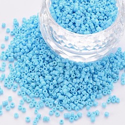 Licht Himmel blau Glaszylinderperlen, Perlen, Backen Farbe, Rundloch, Licht Himmel blau, 1.5~2x1~2 mm, Bohrung: 0.8 mm, ca. 45000 Stk. / Beutel, ungefähr 1Pfund/Beutel