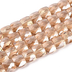 Темный Лосось Гальванизируйте прозрачное стекло бисер нитей, прямоугольные, граненые, темный лосось, 7x8~8.5x5 мм, отверстие : 1.2~1.5 мм, около 69~71 шт / нитка, 19.09~19.88 дюйм (48.5~50.5 см)