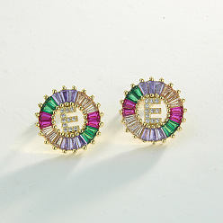 Letter E Серьги-гвоздики из латуни с разноцветными кубическими цирконами, плоско-круглые, золотые, Письмо E, 16x16 мм