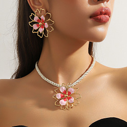 Pink Комплект из цветочного сплава с подвеской-кольцом и серьгами-гвоздиками, розовые, внутренний диаметр: 115 мм