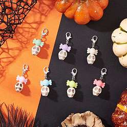 Серебро Подвесные украшения из искусственной бирюзы, окрашенные распылением, череп с конфетой, с акриловыми бусинами и застежками-карабами из цинкового сплава., серебряные, 36 мм