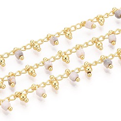 Говлит Латунь бордюр цепи, с естественными Howlite бисером, пайки, с катушкой, долговечный, золотые, пайки, кубические, 5~6x2~2.5x2~2.5 мм