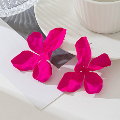 Темно-Розовый Серьги-гвоздики из сплава с цветочной росписью, темно-розовыми, 72x45 мм