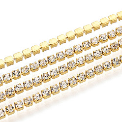 Кристалл Цепочки из стразов, латунь , горный хрусталь чашка цепи, с катушкой, серебряный цвет гальваническим, кристалл, 2 мм, около 32.81 футов (10 м) / рулон