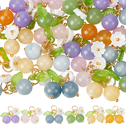 Pierre Mélangete 36 pièces 6 styles Pendentifs ronds en jade naturel teint de Malaisie, jade jaune, jade vert teint, jade topaze et jade blanc, ornés d'une fleur en résine et d'une feuille en acrylique, charmes de cerises, or, 21mm, 6 pcs / style