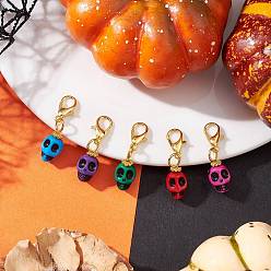 Золотой Пластиковые подвесные украшения, череп, с цинковым сплавом застежками омаров коготь, золотые, 28 мм