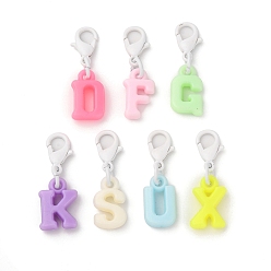(52) Непрозрачная лаванда Буква акриловые подвесные украшения, с цинковым сплавом застежками омаров коготь, разноцветные, 28 мм