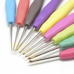 Mixed Color Iron Crochet Hooks Needles, with Rubber Handle, Mixed Color, 135x11x9mm, Pin: 0.5~2.5mm, 9pcs/set