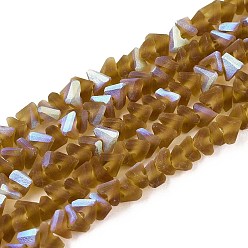 Темно-Золотистый Матовые прозрачные стеклянные бусины, треугольные, с половиным покрытием, с покрытием AB цвета, темные золотарник, 2.5~3.5x4~4.5x4~4.5 мм, отверстие : 0.9 мм, около 135 шт / нитка, 11.61 дюйм (29.5 см)
