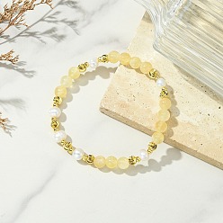 Golden Silk Jade Круглые эластичные браслеты из натурального золотистого шелкового нефрита, культивированного пресноводного жемчуга и латунных бусин для женщин., бусины : 6~6.5 мм, внутренний диаметр: 2.28 дюйм (5.8 см)