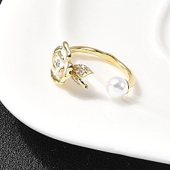 Белый Латунные микро проложить манжеты кольца кубического циркония, цветок, Эмаль стиле, с абс пластмассовыми жемчужными бисером, стойки покрытие, долговечный, без кадмия и без свинца, реальный 18 k позолоченный, белые, внутренний диаметр: 18 мм