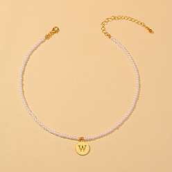 Letter W Круглые пластиковые бусины из жемчуга, 304 плоские круглые подвески из нержавеющей стали с буквами для женщин, белые, золотые, Буква W, 12.99 дюйм (33 см)