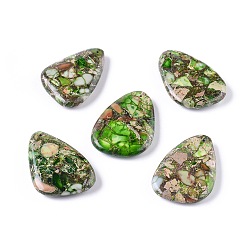 Зеленый газон Собранные синтетические имперские яшмы и латунные подвески, окрашенные, треугольные, зеленый газон, 42~46x31~32x7~9 мм, отверстие : 1.5 мм