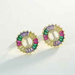 Letter I Серьги-гвоздики из латуни с разноцветными кубическими цирконами, плоско-круглые, золотые, Буква "i", 16x16 мм