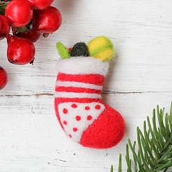 Couleur Mélangete Kit de feutrage à l'aiguille de cactus de broche de bas de thème de noël, y compris les instructions, 1 mousse pc, 4 aiguilles PC, 5 couleurs laine, 1 recherche de broche pc, couleur mixte, 25~115x5~85x2~29mm
